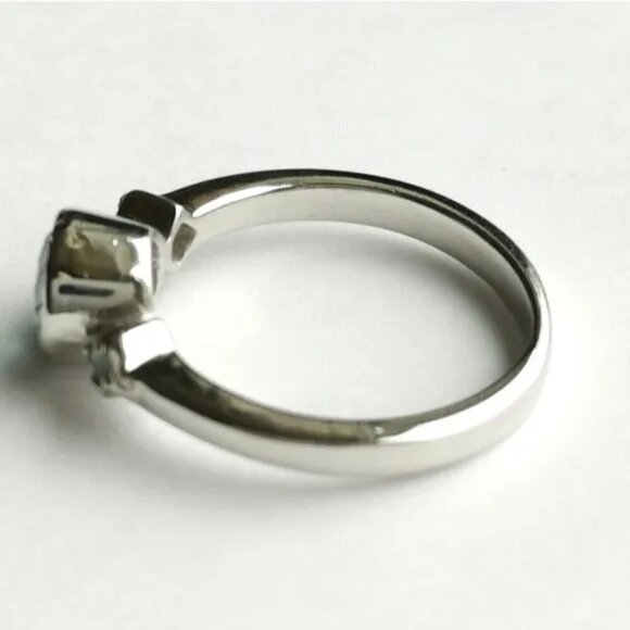 THREE stone sky blue topaz ring sterling silver size 6 - Picture 2 of 6